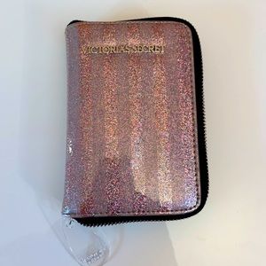 Victoria’s Secret holiday brush set